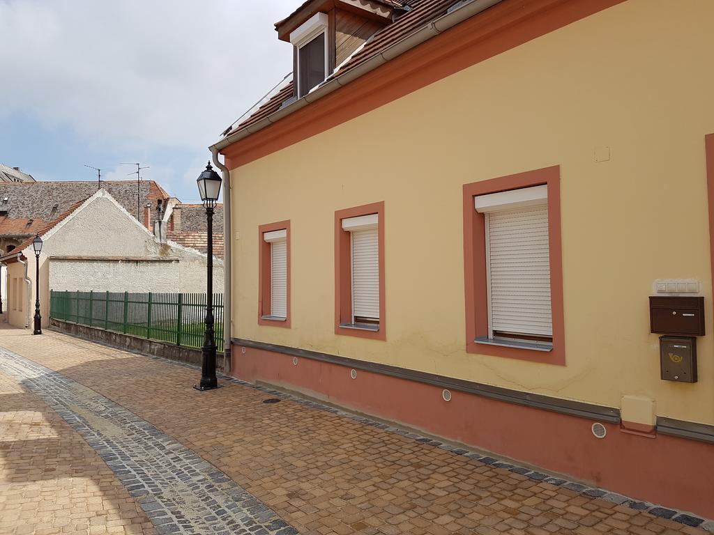 Apartman Kaszas Central Mosonmagyarovar Exterior photo